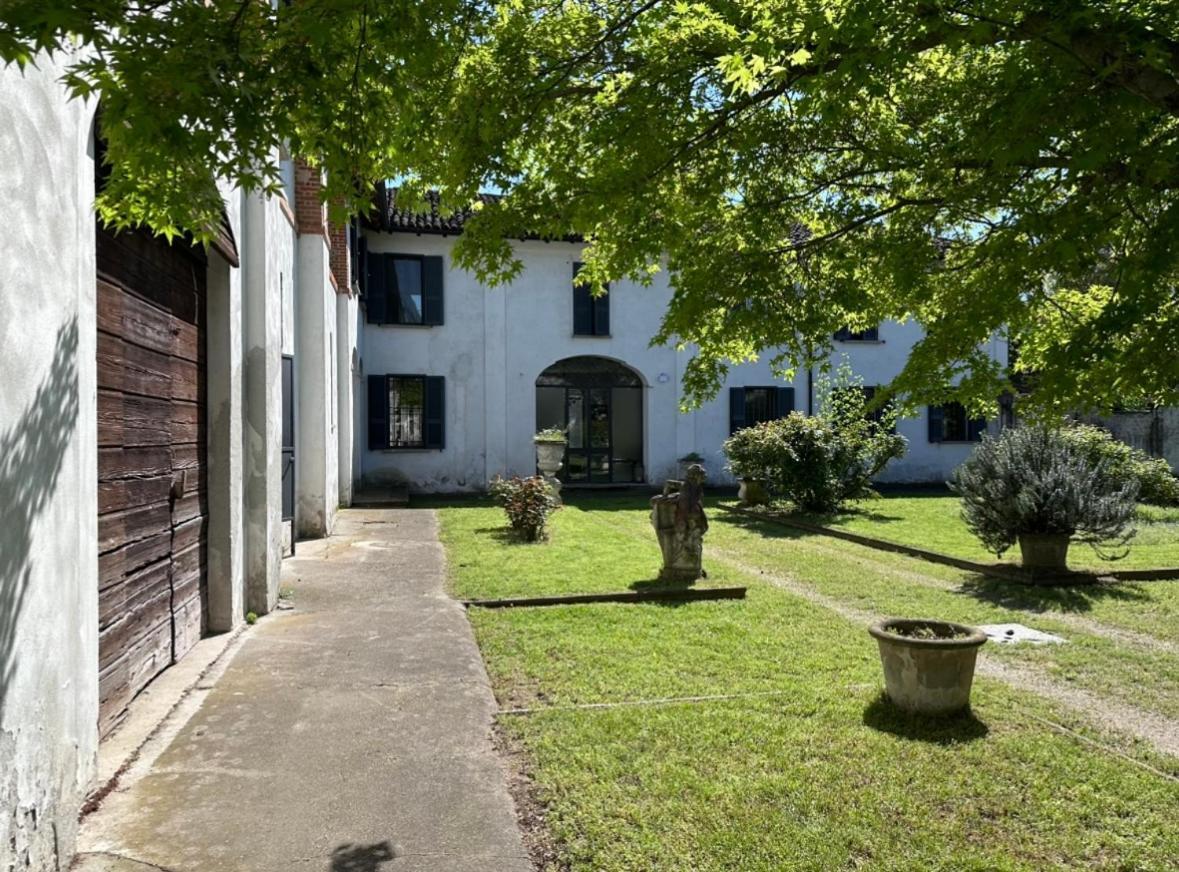 Вилла Affascinante Casale Brambilla Vicino Pavia San Zenone al Po Экстерьер фото